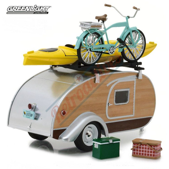 1947 Teardrop Trailer Hitch and Tow Trailer Greenlight 1:24 Series